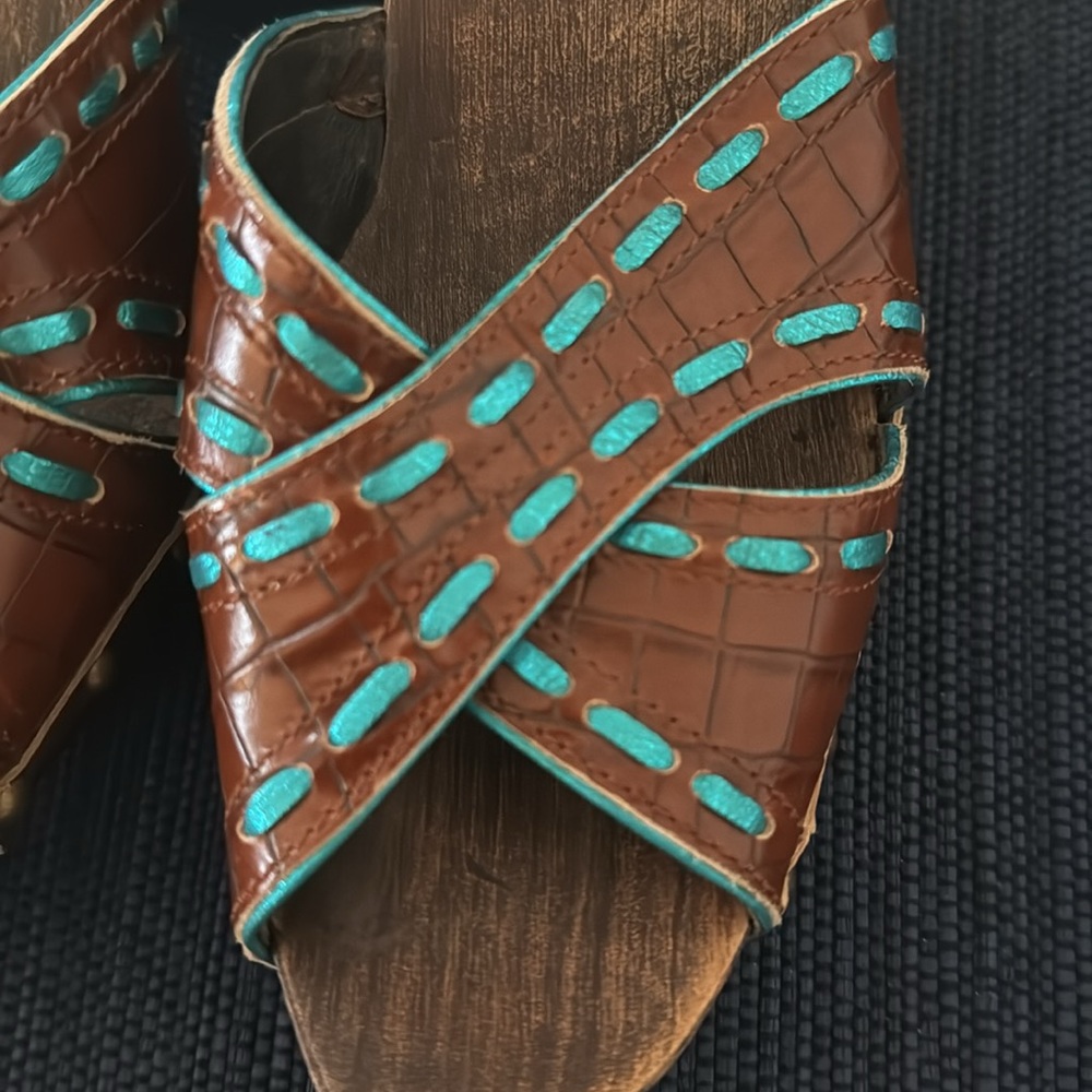 Donald Pliner sandals - Picture 2 of 8